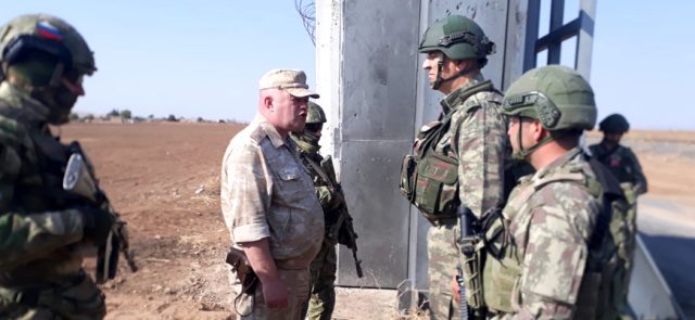 Rusya ve YPG arasında devir teslim töreni