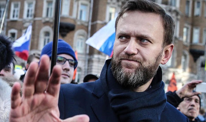 Rus muhalif Navalniy zehirlendi mi?