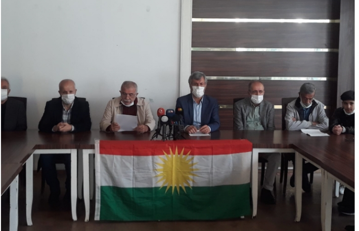 Amed'de 400 aydın ve siyasetçiden açıklama: PKK'nin Peşmergeye saldırısı Güney Kürdistan’daki mevcut siyasi statüyü ve federe devletin meşruiyetini yok sayan kabul edilemez bir saldırıdır