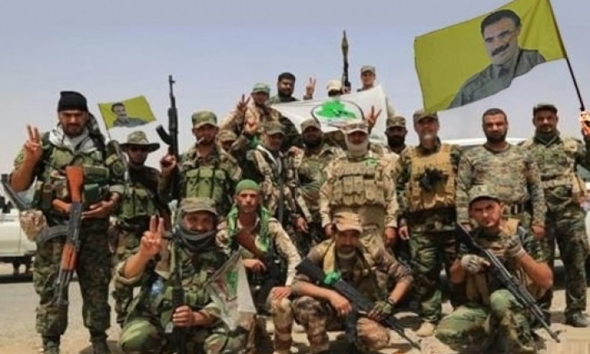 Şengal Peşmerge Güçleri Komutanı Qasim Dirbo, Şengal'deki PKK’ye bağlı silahlı grupların, Haşdi Şaabi'nin yardımıyla Irak'tan maaş aldıklarını söyledi. Şengal Peşmerge komutanı Qasim Dirbo BasNews'e yaptığı açıklamada, Şengal'deki PKK bağlantılı silahlı grupların kendilerini Haşdi Şabi güçlerine bağlayarak bu şekilde Irak’ın maaş sistemine kaydedildiklerini ve Bağdat'tan maaş aldıklarını belirterek geçen ay, bu silahlı grup üyeleri için kişi başına 1 milyon Irak Dinar’ı ödeme yapıldığını ifade etti. Qasim Dirbo açıklamasının devamında, PKK'nın bu üyelerine maaşlarının tümünü ödemediğini, sadece 400 dolar kişi başına verdiğini, geri kalan diğer miktarını kendi hesaplarına geçirdiklerini söyledi. Şengal Güçleri Peşmerge Sorumlusu Qasim Dirbo açıklamasının sonunda, Bağdat'ın PKK’ye bağlı silahlı güçlerin maaşlarını sağlamaya devam ettiğini belirterek, Haşdi Şabi'nin İran'a bağlı olduğunu herkes tarafından bilindiğini, bu yüzden hiç kimsenin PKK güçlerini engelleyip Şengal'e barış ve huzurun getirileceğine inanmadığını kaydetti.