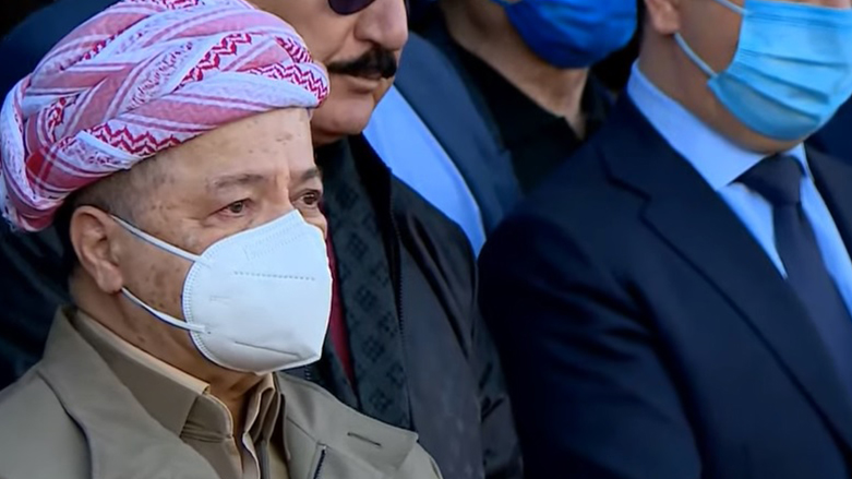 Barzani 63 yıllık arkadaşı Dr. Roj nuri Şaweys'in cenaze töreninde göz yaşlarını tutamadı