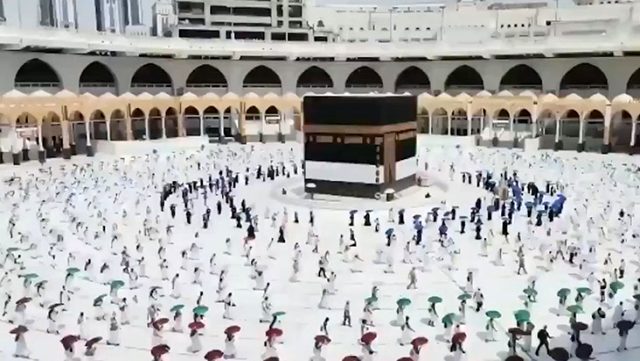 Hac farizası için Covid-10 aşısı olma şartı getirildi
