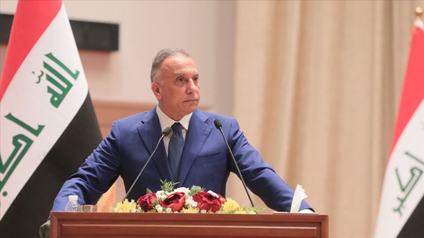 Irak Başbakanı Kazimi, Bağdat ile Erbil arasındaki sorunların kalıcı çözümü için tüm taraflara çağrıda bulundu. Irak Başbakanı Mustafa Kazimi, bugün yaptığı açıklamada federal hükümet ile Kürdistan Bölgesi Hükümeti arasındaki sorunların “ulusal diyalog” çerçevesinde kalıcı bir şekilde çözülmesi gerektiğini belirtti. “Tüm siyasi güç ve partilerin, ulusal çıkarları göz önünde bulundurmalarını talep ediyorum” diyen Kazimi, “Erken seçimlerin belirlenen tarihte gerçekleşmesi ve vatandaşlarımıza devlet ve demokratik sistem inancını verebilmesi için tüm tarafların sert ve kaos yaratacak üsluptan uzak durması gerekir” ifadelerini kulandı. Tüm taraflara çağrıda bulunan Kazimi, “Federal hükümet ve Kürdistan Bölgesi Hükümeti arasında ulusal diyalog çerçevesinde bir çözüm bulunması tüm taraflara çağrıda bulunuyorum” dedi. Irak’a komşu ülkelere de seslenen Kazimi, komşu ülkelerin savaş ve karşıtlıklardan uzak durması gerektiğini çünkü bunun ortak tarih ve halklara hizmet etmediğini vurguladı. Kazimi, Irak’ın diğer ülkelerin hesaplaşma alanına dönüşmesine karşı olduklarını belirterek, kardeşlik ve dayanışmanın Irak halkının kabul edeceği tek prensip olduğunu vurguladı.