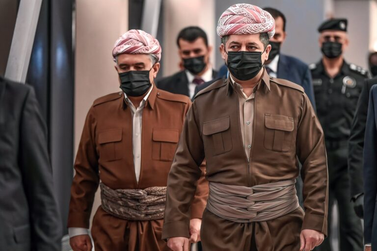 Kürdistan Hükümeti Bakanlar toplantısı Kürt kıyafetleri ile yapıldı