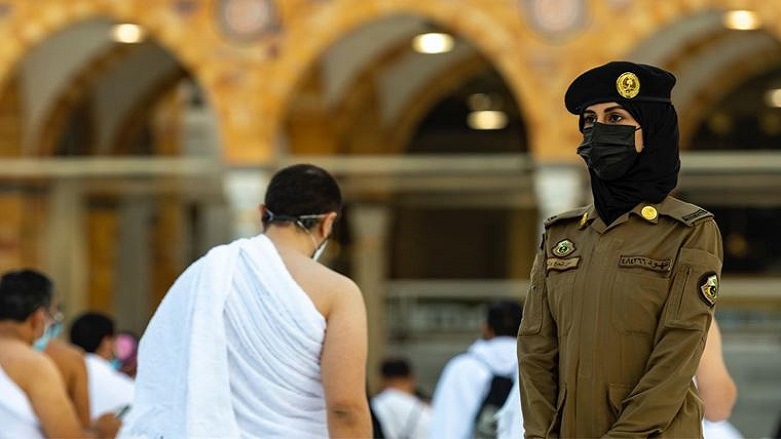 Kabe’de ilk kez kadın askerler görev aldı