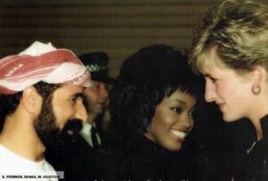 1991 yılında göç eden Kürtler için yapılan "The Simple Truth" konserleri müzik tarihine geçmişti