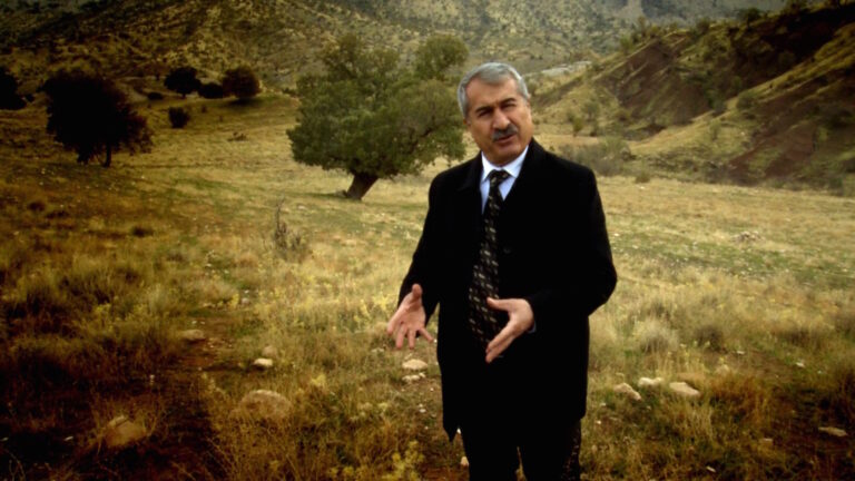 PKK'ye bağlı PÇDK'nin eski başkanı Fayiq Gulpi'den önemli soru: Süleymaniye sınırında çok sayıda PKK'li yönetici hayatını kaybettiği halde PKK neden YNK'ye karşı açıklama yapmıyor Ezmar, Demhat Agit, Mawet, Şarbajer, Pişder, Cemil Amed