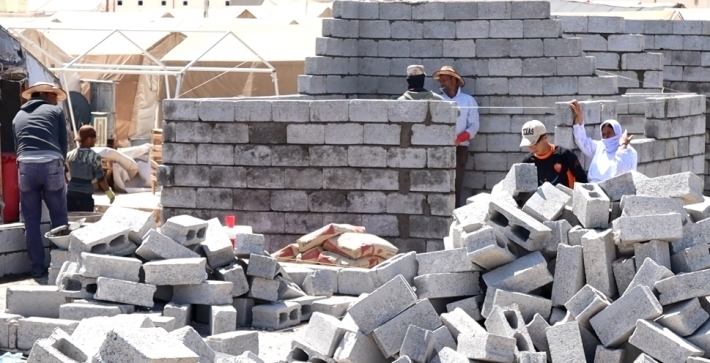 Barzani Yardım Vakfı (BFC) bu kez çadırları yanan Şarya kampı sakinleri için ev inşa ediyor
