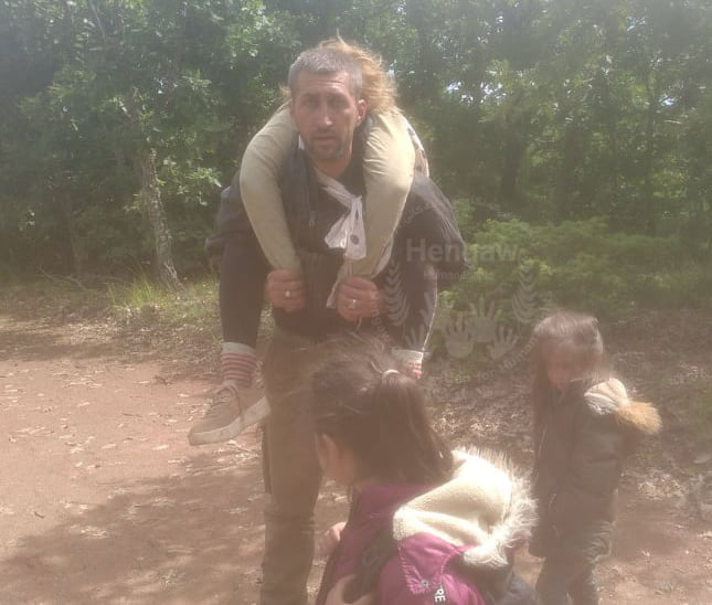 Doğu Kürdistanlı Nebizade mültecilik yoluculuğunda kalp krizi geçirdi, eşi cenazeyi sırtında taşıdı