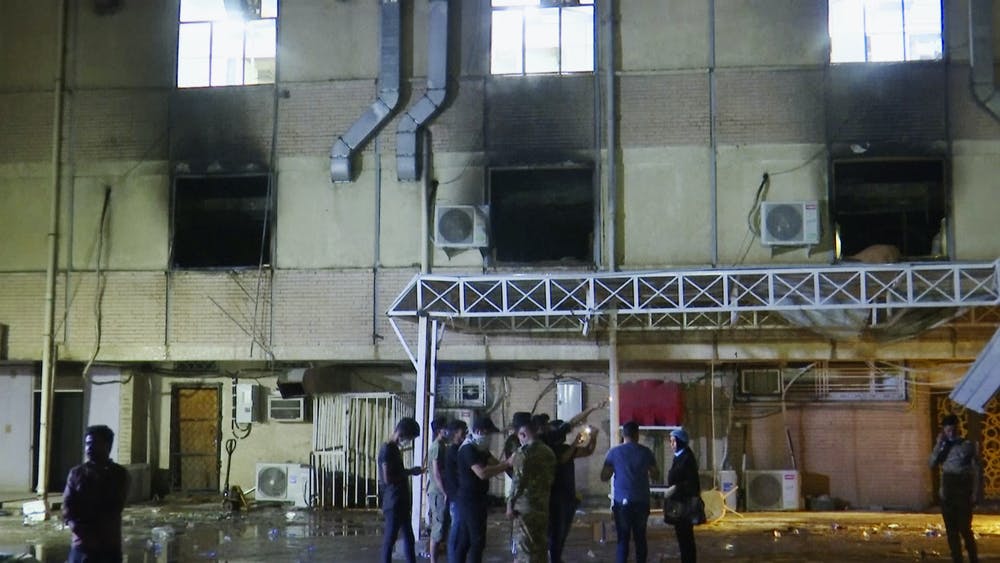 Irak'ın Zikar vilayeti Covid-19 hastanesinde yangın, 20 ölü