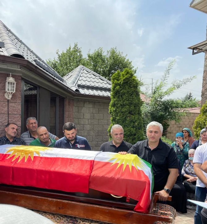 Kinyazê İbrahim Kazakistan'da Kürdistan bayrağı ile uğurlandı
