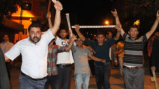 Antalya'da Irkçı saldıraganlardan Kürt aileye: Yarın akşama kadar burayı terk etmezseniz sizi yakacağız Elmalı