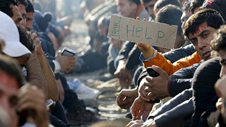 Hengaw: İran bir ayda 3'ü kız çocuğu 44 kişiyi tutukladı