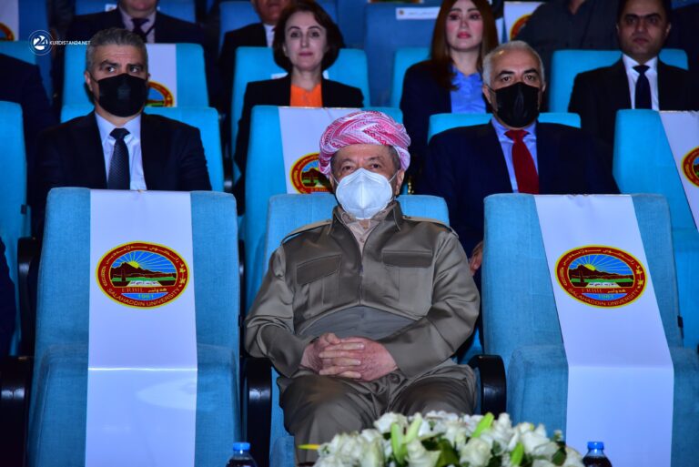 Barzani dosta düşmana cevap verdi: "Bu Bölge şehitlerin kanıyla kuruldu, şehit evlatlarının kanlarıyla da savunulacaktır”