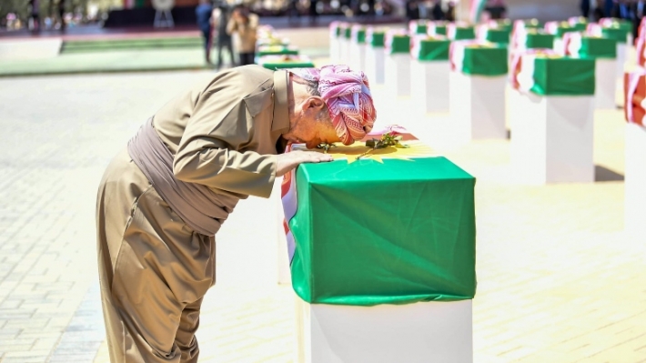 Başkan Barzani katledilen 100 kişinin defin töreninde konuştu: "Bir kez daha derin yaramız açılmıştır"