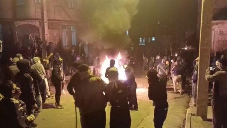 İran devleti Doğu Kürdistan'ın Bokan kentinde 4 göstericiyi katletti