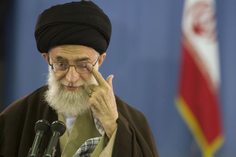 İran: Hamaney sivilleri katleden Besic'leri övdü