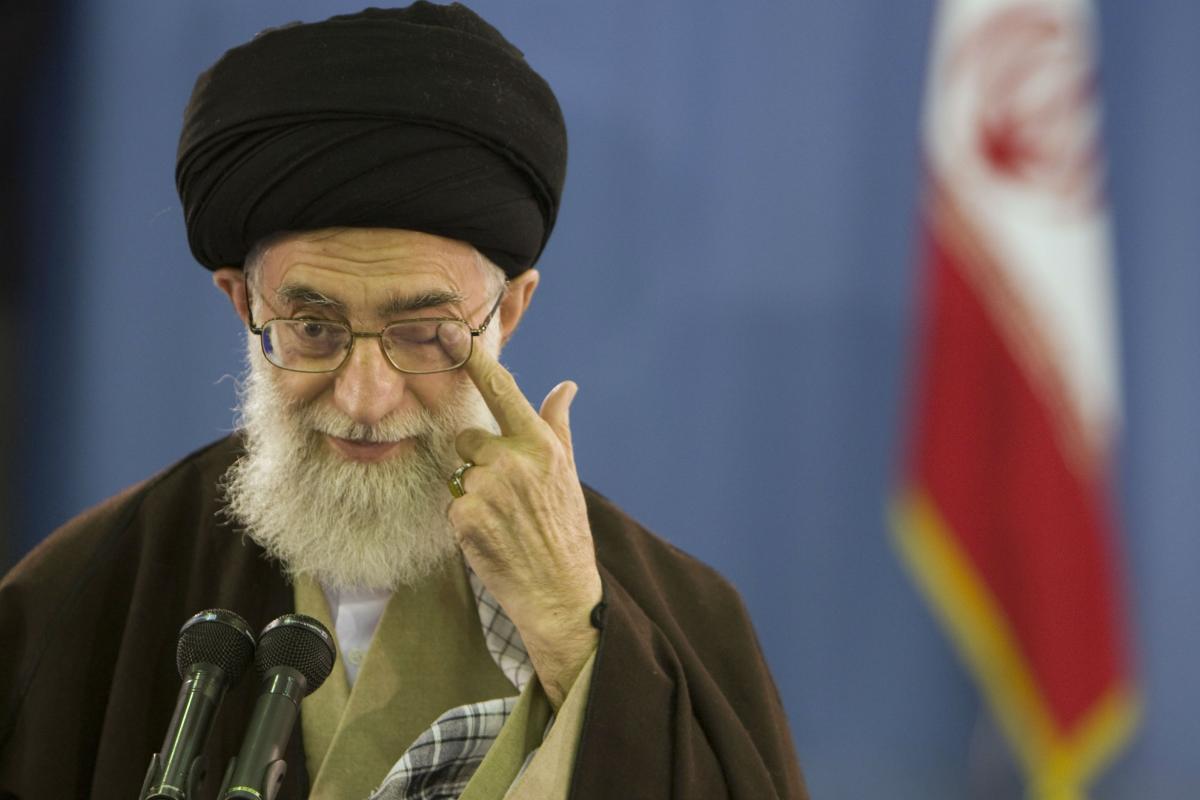 İran: Hamaney sivilleri katleden Besic'leri övdü