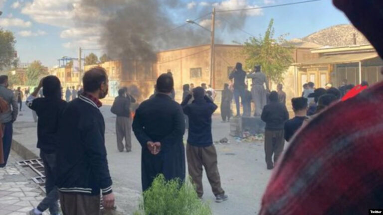 Rojhilat- İlam: İran devlet güçleri bir ilçeyi kuşattı, 20 kişiyi kaçırdı