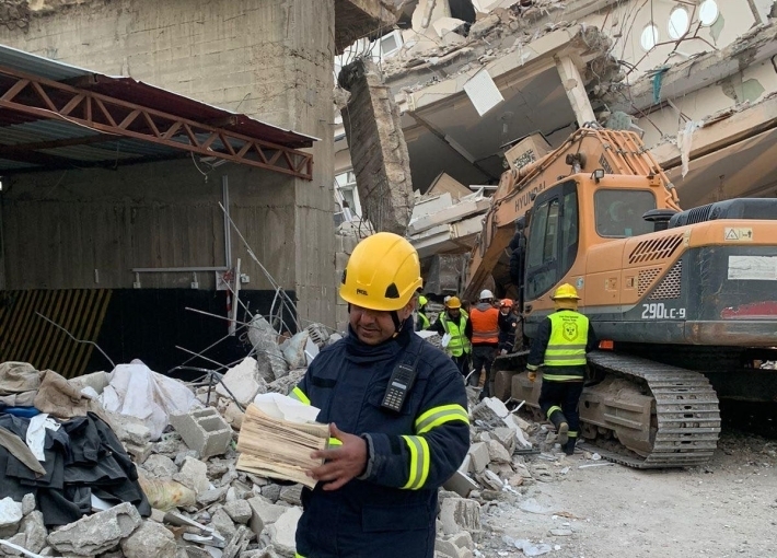 İshaye: Duhok sivil savunma ekipleri baba ve kızını kurtardı