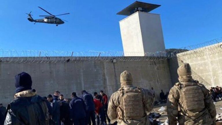 Hatay’daki cezaevinde isyan: 3 mahkum hayatını kaybetti