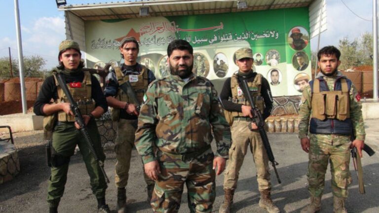 Silahlı guruplar Efrin'de yapılan insani yardımları çalıyor