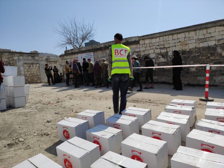 ‘Barzani Yardım Vakfı’nın yardım kolileri Silopi’de başka kutulara aktarılıyor’