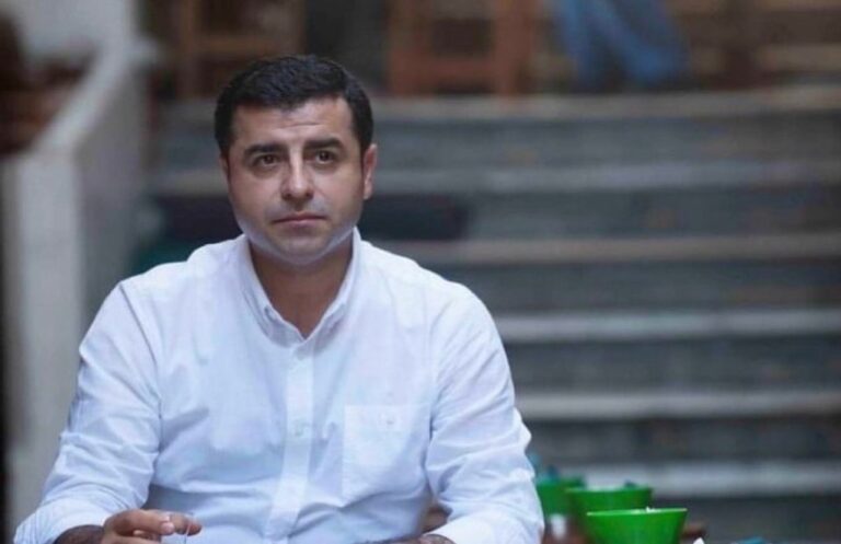 Demirtaş’a açık çağrı: Yüzünü Kürtlere dönmeyen kaybeder