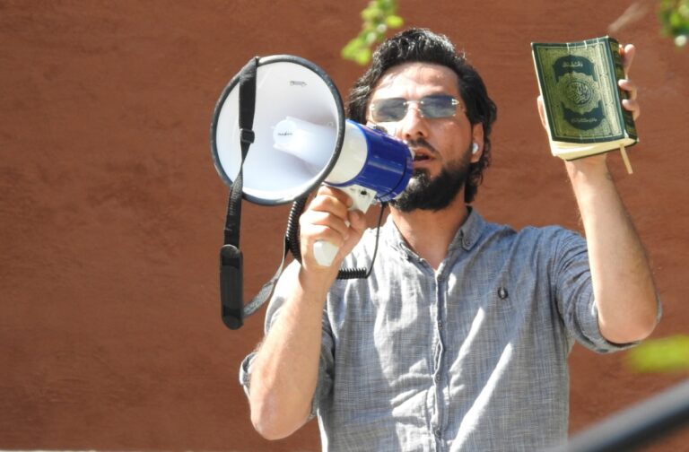 Kuran’ı Kerim yakan Selwan Momika’nın Haşdi Şabi üyesi olduğu ortaya çıktı