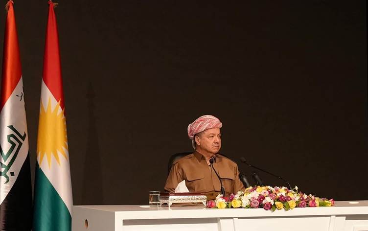 Başkan Barzani'den akademisyenlere: Ülkede vatanseverlik, siyasi ve toplumsal bir arada yaşama duygusunun derinleştirilmesi konusunda çalışmalarını istedi.