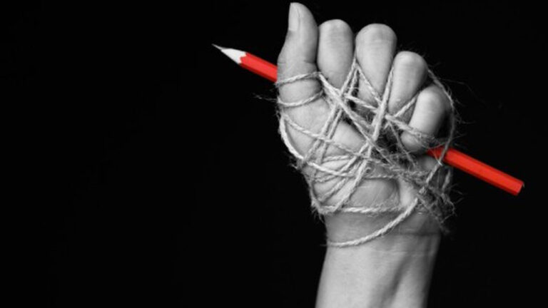 Bugün Kürt gazeteciliğinin 126’ıncı yıl dönümü, PYD zindanlarında ise gazeteciler tutuklu