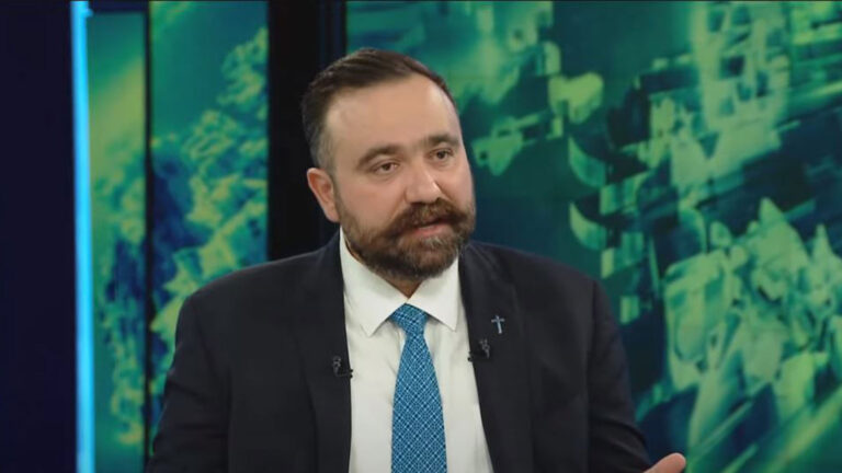 Kürdistan'daki Hristiyanlar Başkan Barzani olmasa bu 5 sandalyeyi de göremezdik