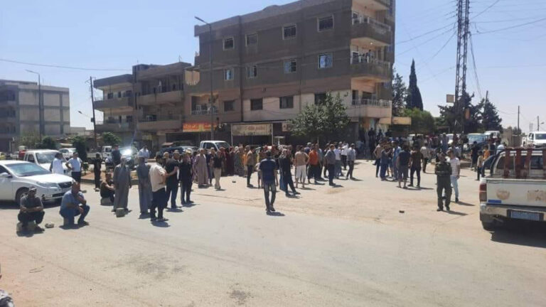 Rojava: Qamişlo'da su kesintilerini protesto eden halk gösteri düzenledi