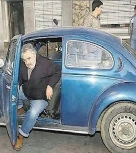 Dünyanın en yoksul devlet başkanıydı,  kansere yakalandı ve sevenlerine mesaj gönderdi