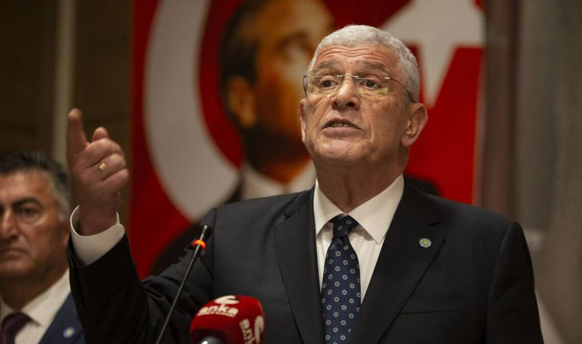 Dervişoğlu’ndan Kürdistan bayrağına hakaret!