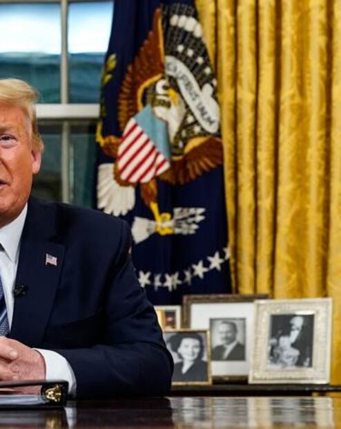 Donald Trump, medya kuruluşları CNN ve MSNBC’yi yasa dışı olmakla suçladı