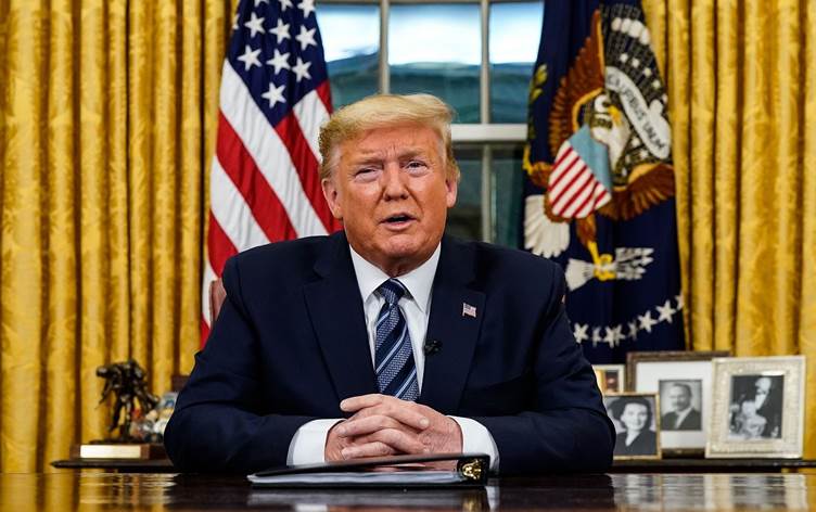 Donald Trump, medya kuruluşları CNN ve MSNBC'yi yasa dışı olmakla suçladı