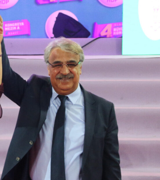 İmralı Heyeti’nin yine bir Kürt atanmadı: Yeni İmralı heyet üyesi Mithat Sancar oldu