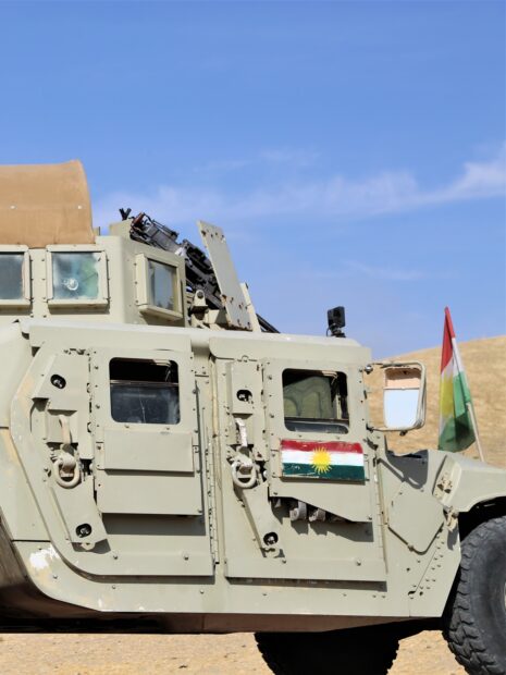Peşmerge güçleri Kürdistan Bölgesine ait Petrol Sahasını ele geçirmek isteyen Irak Ordusunu engelledi