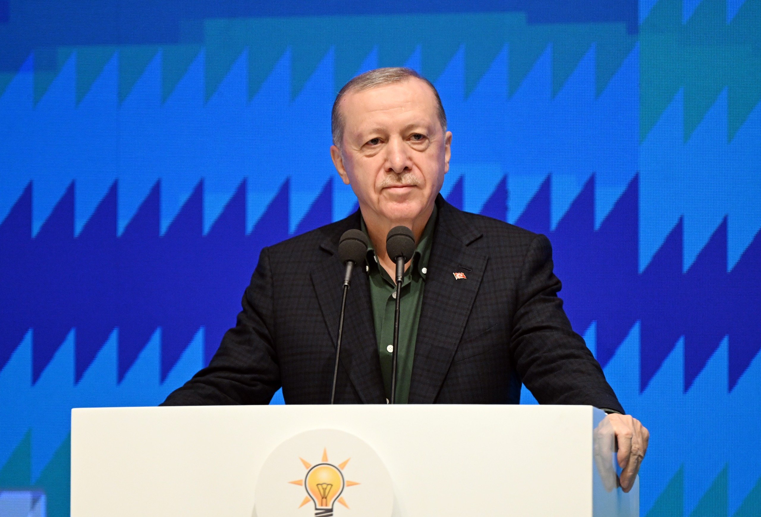 Erdoğan'dan silah bırakma yorumu: Bugün büyük Türkiye'nin, güçlü Türkiye'nin, Türkiye Yüzyılı'nın kapıları ardına kadar aralanmıştır