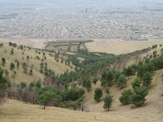 Azmar Dağı’nda kurtarma helikopteri düştü