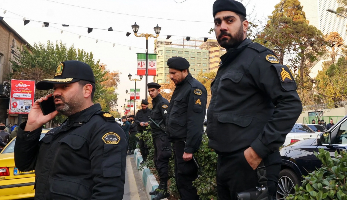 İran'da polis merkezine saldırı, Gözler Ceyş el-Edl'de