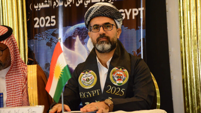 Kahire'deki Dünya Barış Kongresi'nde bir Kürt: Adil Mela Salih Kürtlerin devlet olma hakkını savundu