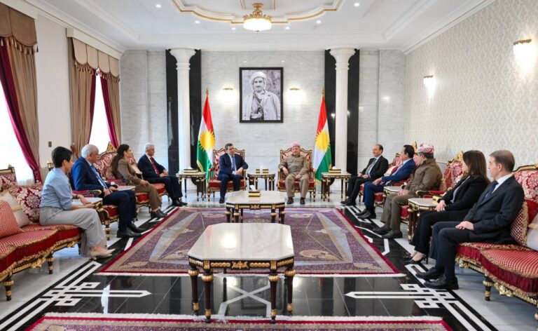 Başkan Barzani'den Mazlum Abdi'ye : Kürt milletinin haklarının ihlali kabul edilmemeli