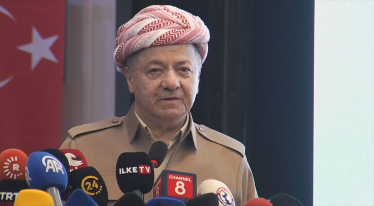 Başkan Barzani Cizre'de konuştu: Bizim için bir kutup yıldızı olan Melayê Cizîrî adına düzenlenen sempozyuma katılmak büyük bir onur