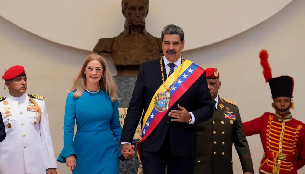 Trump: Venezuela lideri Maduro ile eşi yakalanarak ülke dışına çıkarıldı