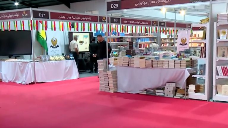 Hewler’de “Kürtçe Yaz, Kürtçe Düşün” şiarı ile Kürt kitap fuarı açıldı