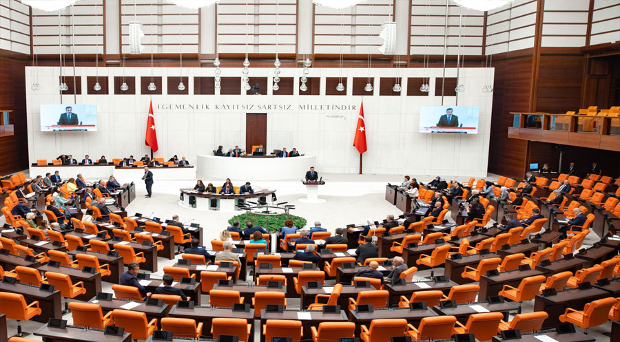 PKK'nin silahsızlandırılıp, dağdan inmesi içerikli yasa TBMM'de kabul edildi