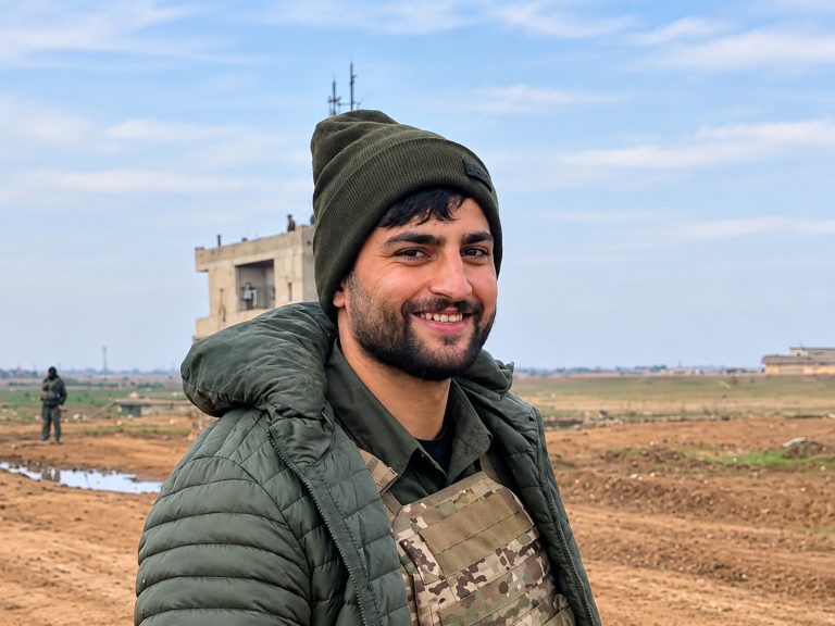  Rojava: Suriye Ordusunda görevli 26 yaşındaki Kürt gencinin başı kesildi  